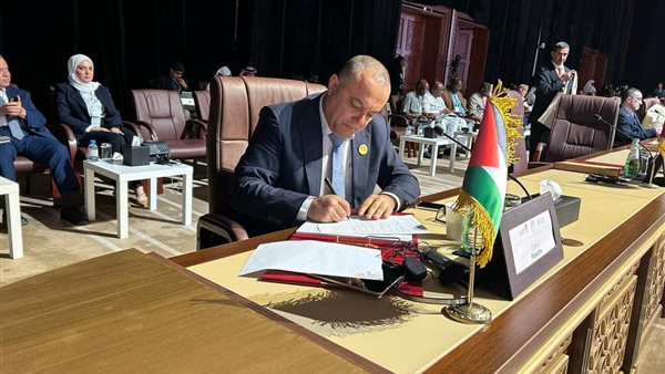 وزير الثقافة الفلسطيني