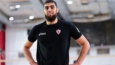محمد مهدي لاعب منتخب الطائرة: مواجهة تونس الأهم في تصفيات أولمبياد باريس.. ولا يوجد خلاف بين اللاعبين| حوار