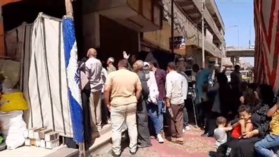 زغاريد وهتافات.. تزاحم أمام مكاتب الشهر العقاري بالشرقية وبورسعيد لتحرير توكيلات للسيسي | بث مباشر