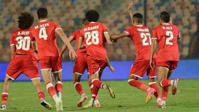 لفك السحر.. تصرف غريب من عامل غرف ملابس مودرن فيوتشر بعد الهدف الثالث