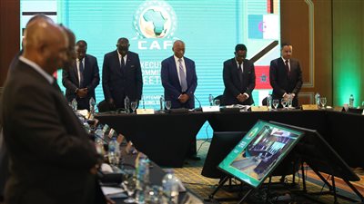 دقيقة صمت حدادا على ضحايا المغرب وليبيا قبل انطلاق اجتماع اللجنة التنفيذية لـ كاف