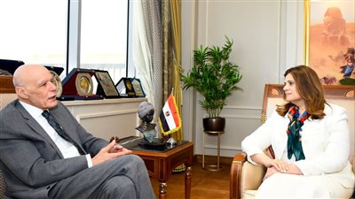 وزيرة الهجرة تبحث التعاون مع أستاذ علم الغابات في جامعة ميونخ