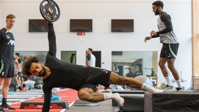 محمد صلاح يستعد رفقة ليفربول لمواجهة توتنهام في الدوري الإنجليزي