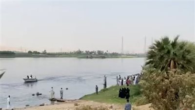 انهيار والدة الطفل الغريق بنيل الأقصر خلال البحث عنه لليوم الثالث على التوالي | بث مباشر