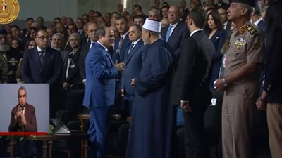 السيسي: فيه دول مش قادرة تقوم من التحديات.. وبكرر الكلام عشان أقول لربنا إني قولت بدل المرة 100