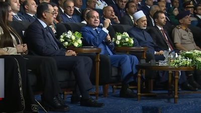 السيسي: أنتم عاوزين يكون ليكم مكان على الخريطة في بلد 95 % منها صحرا