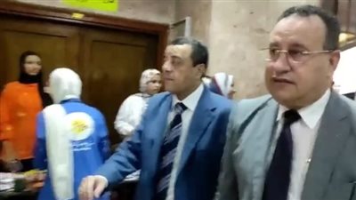 رئيس جامعة الإسكندرية يتفقد سير العملية التعليمية بأول أيام العام الدراسي الجديد | بث مباشر