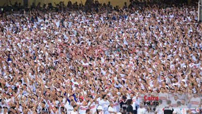 التالتة يمين على آخرها.. جمهور الزمالك يحرك الصخر أمام أرتا سولار |صور