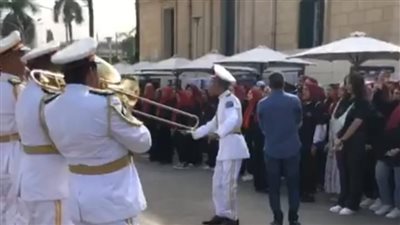 مزمار واحتفالات.. جامعة القاهرة تستقبل الطلاب الجدد في أول أيام الدراسة لعام 2023-2024 | بث مباشر