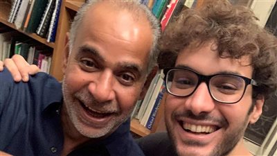  محمود البزاوي: الأب اللي بيقول أنا عارف كل حاجة جاهل.. وحميت نفسي من علقة بسبب ابني 