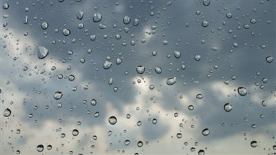 سقوط أمطار خفيفة على مناطق متفرقة بـ محافظة الجيزة| بث مباشر 