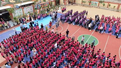 رجعوا التلامذة.. انتظام 1.6 مليون طالب داخل 3875 مدرسة في أول أيام الدراسة بالدقهلية 