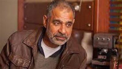 وفاة والدة محمود البزاوي وتشييع جنازتها بالمحلة.. والفنان: لم نحدد موعد العزاء