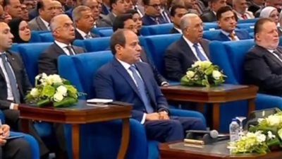 السيسي للمصريين: لما مانعملش كل المشاريع المهمة عاوزين نبقى بلد إزاي؟