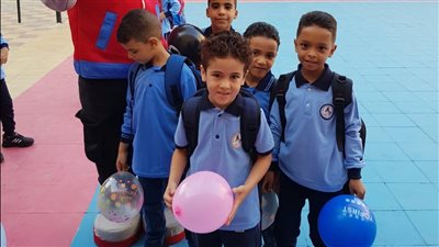 بالبالونات والألعاب وتوزيع الحلوى.. الأقصر تستقبل طلابها في أول يوم دراسي