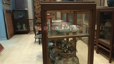 مقتنيات فريدة من النسيج الزجاج والمعادن.. القاهرة 24 داخل متحف كلية الفنون التطبيقية بجامعة حلوان