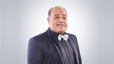 رضا إدريس عن مسرحية جريمة بيضاء: تجربة عالمية.. والعمل يسلط الضوء على عدم سوء الظن