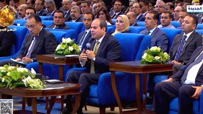 السيسي: إدارة الدولة بنظم تكنولوجية حديثة لتجاوز الإشكاليات الخاصة بالجهاز الإداري 