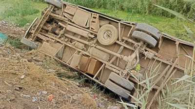 إصابة 4 أشخاص في حادث انقلاب أتوبيس مدرسة خاصة بأكتوبر
