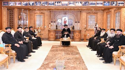 لتقديم تقرير عن وضع الدير.. البابا تواضروس يستقبل النائب البابوي لدير الأنبا برسوم العريان