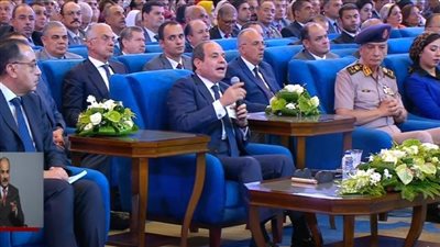 السيسي: إزاي أبني البلد بكلمة الشعب يريد