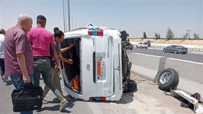 إصابة 8 أشخاص في حادث انقلاب سيارة ميكروباص بالعاشر من رمضان