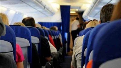 متجهة من جدة للقاهرة.. راكبة تستغيث من غلق مكيف الهواء بإحدى الطائرات: فيه ناس اتخنقت وكنا هنموت