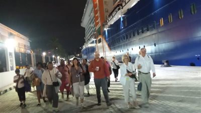 ميناء الإسكندرية يستقبل 2650 سائحًا على متن الباخرة Celebrity Apex