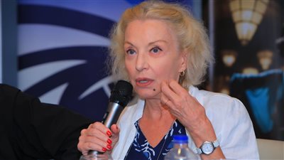 بعد إعلان تكريمها بمهرجان الإسكندرية.. الفنانة الفرنسية كارولين سيلول: وجدت بمصر من الحب مالم أجده في فرنسا