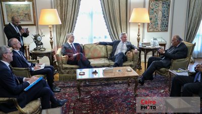 شكري يستقبل وزير الهجرة الهولندي.. ويثمن نموذج التعاون المتكامل في مجال الهجرة