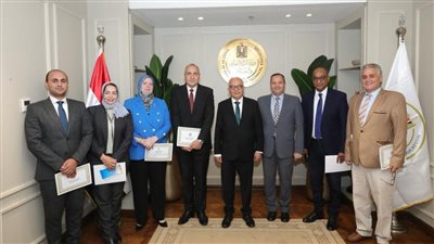 وزير التعليم يكرم المشاركين في الحوار الوطني.. ويوجه بتشكيل لجنة آليات تنفيذ التوصيات مع الوزارة