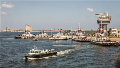 ميناء دمياط: تداول 2569 حاوية مكافئة خلال الـ24 ساعة الماضية