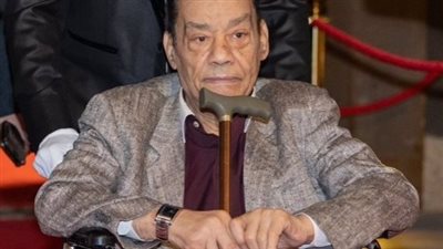 حلمي بكر لـ القاهرة 24: دخلت المستشفى على رجلي خرجت على عجلة.. ونفسي أقف تاني