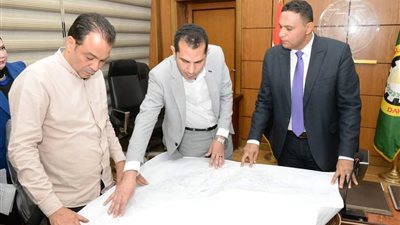 تخصيص 1.2 مليار جنيه لتحويل خطوط الاتصالات الأرضية إلى ألياف ضوئية بالمنصورة 