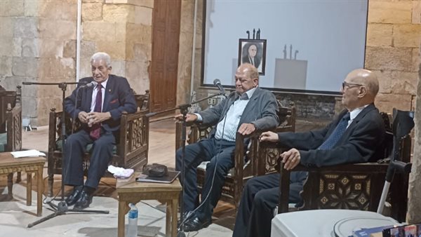 جانب من الندوة 