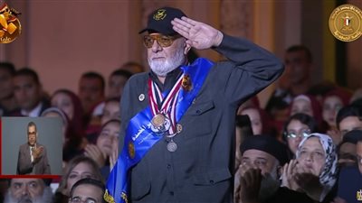 فقد ذراعه وعينه وأصر على الصمود بالجبهة.. تحية شكر لجندي مصري بحرب أكتوبر خلال الندوة التثقيفية