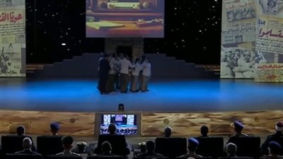 هنا القاهرة جاءنا البيان التالي.. إذاعة بيان العبور الخاص بنصر أكتوبر خلال فعاليات الندوة التثقيفية للقوات المسلحة