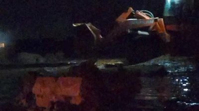 تحرك معدات وسيارات مجلس مدينة مطروح للتعامل مع المناطق المتضررة من السيول | صور