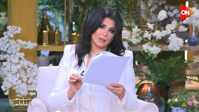 منى الشاذلي عن أزمة مها الصغير: انتحلت لوحات ليست من إبداعها.. واعتذرنا للفنانين الأصليين 