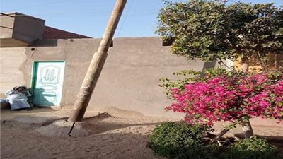 الأهالي في خطر.. الداخلية تستجيب لشكوى قاطني العياط بشأن عامودي إنارة مائلين