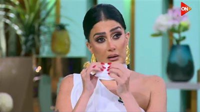 انهيار غادة عبد الرازق في لقائها مع منى الشاذلي: الناس بتحبني أوي