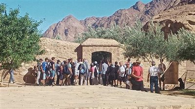 سانت كاترين تستقبل 986 سائحا للاستمتاع بالمزارات السياحية