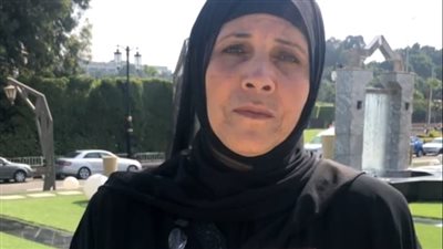 تحمل صورة السادات وزوجته.. شاعرة مصرية تتغنى بكلمات عن حرب 6 أكتوبر في ذكرى الانتصار | بث مباشر