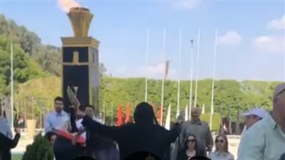 توافد المحبين على قبر الرئيس الراحل محمد أنور السادات احتفالا بذكرى انتصار أكتوبر | بث مباشر