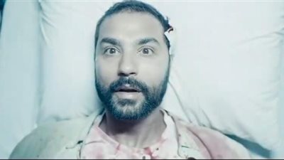 كريم فهمي يطرح برومو حكاية قرض شخصي.. حادث سير والبطل يقترب من الجنون