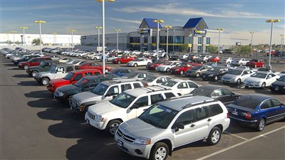 مصنعي السيارات: تراجع الأوفر برايس 200 ألف جنيه.. والماركات الفارهة الأكثر تأثرا بانخفاض سعر الدولار