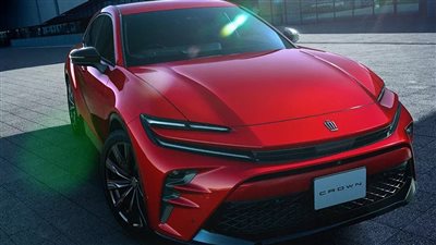 تويوتا كراون سبورت SUV تنطلق في اليابان
