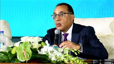 رئيس الوزراء يزور عددًا من الشركات العالمية في مجال صناعة التعهيد بالقرية الذكية