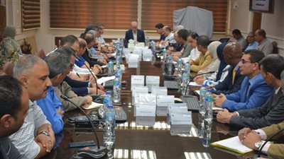 محافظ القليوبية يوجه بمتابعة التعديات على الأراضي الزراعية والبناء المخالف