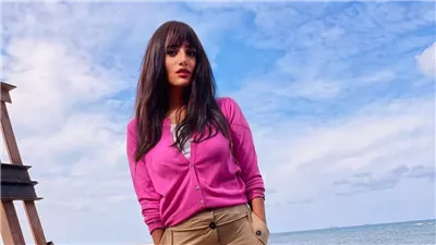 زينة تنشر صورا من كواليس فيلم الإسكندراني للمخرج خالد يوسف